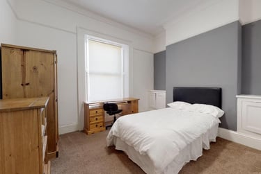 5 bed house, Hill Park Crescent, Greenbank, Plymouth, PL48JW - Image 3